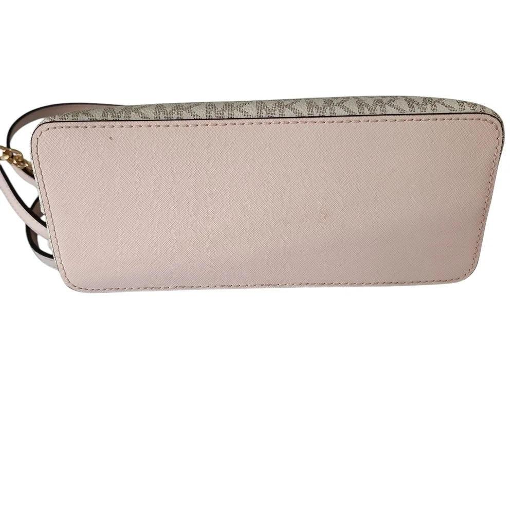 🌷🪻Michael Kors Pink and Cream Crossbody Bag with Signature Monogram